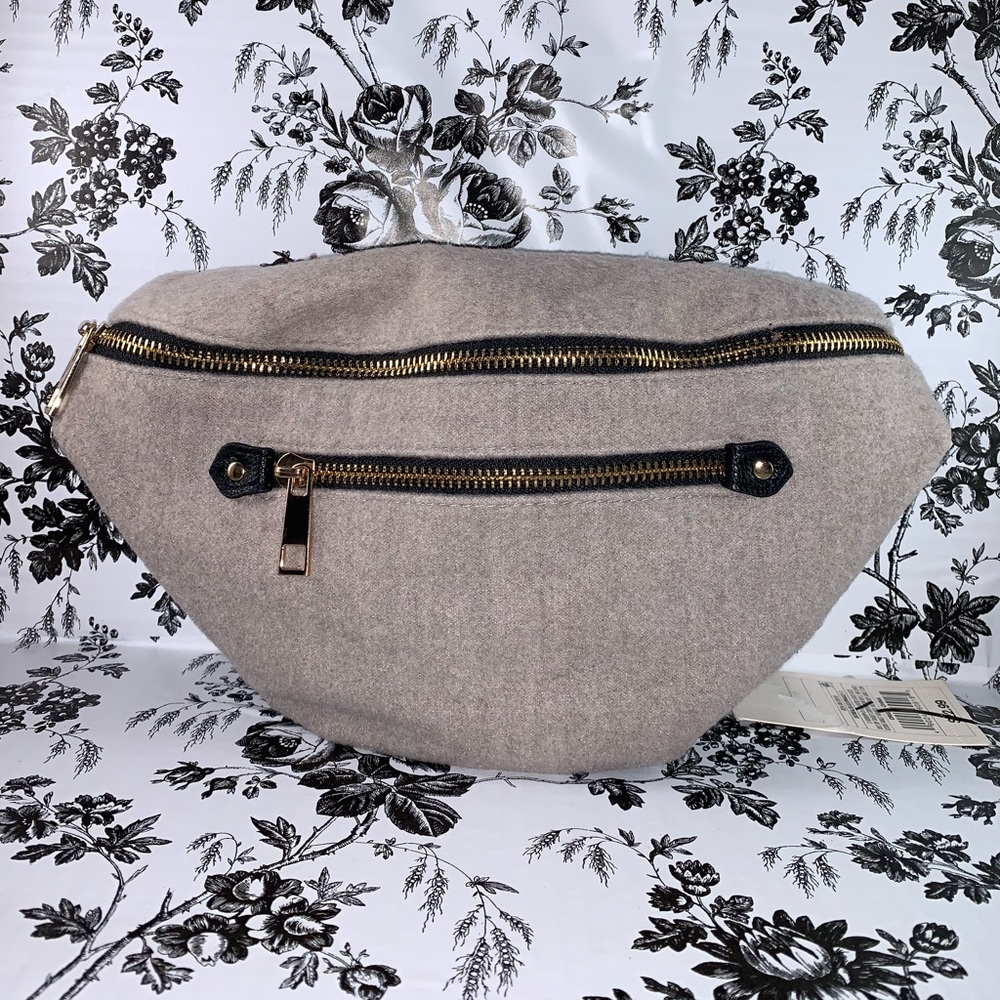 Target Brand A new day felt Fanny pack